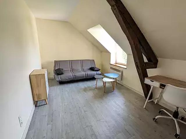 Bourges 18000 Location appartement 1 pièce t1 au dernier étage