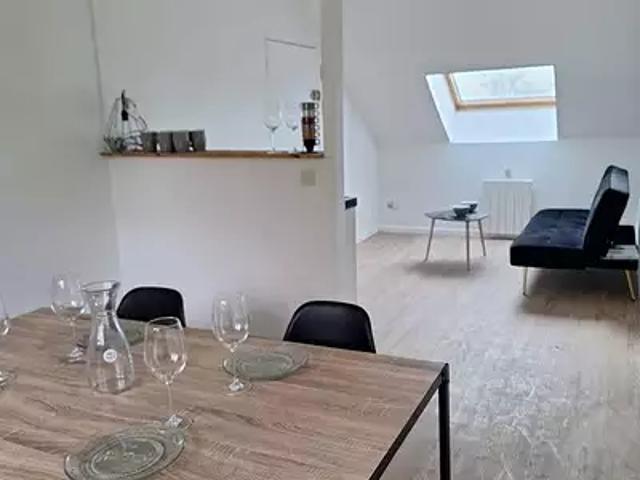 Bourges 18000 Location appartement 1 pièce t1 au dernier étage