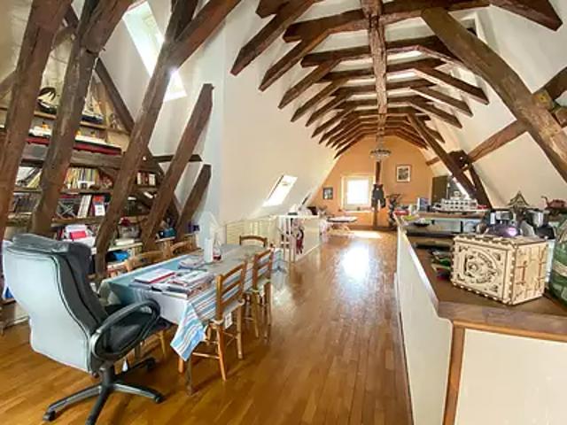 Bourges 18000 Location appartement 4 pièces t4 au dernier étage cave