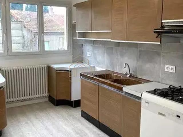 Bourges 18000 Location appartement 4 pièces t4 parking