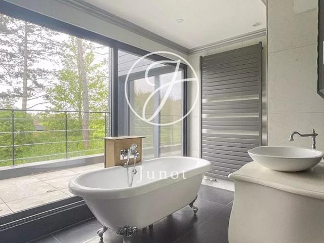 Bourghelles Maison contemporaine cubique – 268 m² 6 pièces – 5 chambres