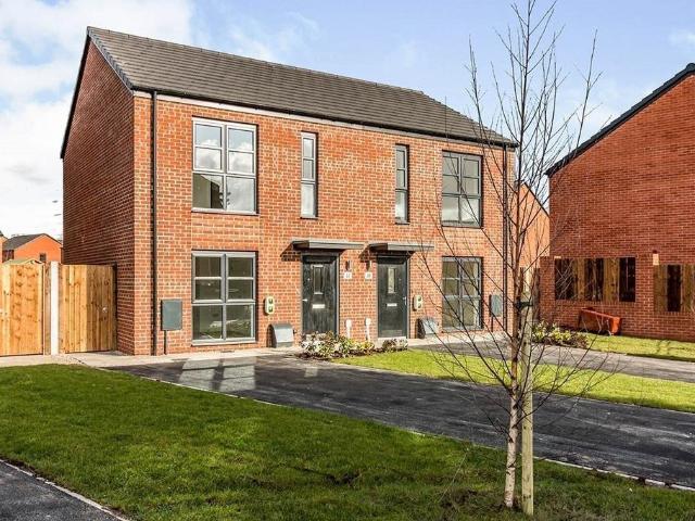 Bourdon Street, Greater Manchester M40 2 bed semi detached house to rent £1,350 pcm £312 pw