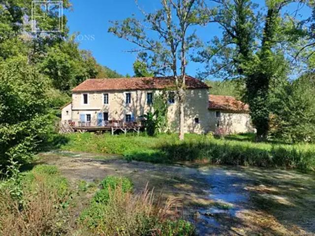 Bourdeilles 24310 Achat / Vente maison 10 pièces t10 piscine