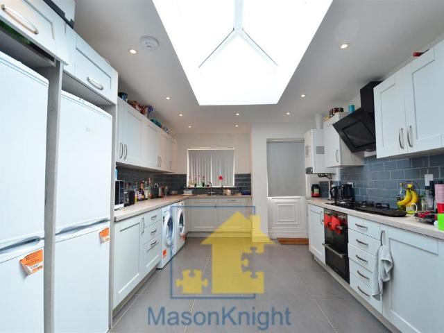 Bournbrook Community Safety Project, 33 Dartmouth Road, Metchley, B29 6DR, United Kingdom | 5 bed townhouse for rent #135548962 | Rentberry