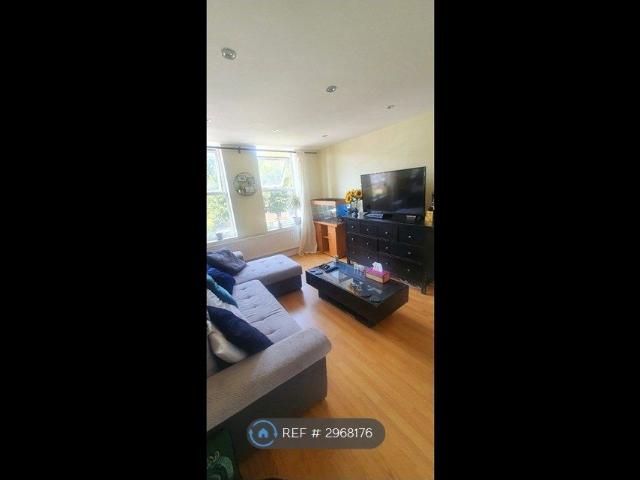 Bournevale Road, London SW16, 2 bed flat to rent, £2,000 pcm | PrimeLocation