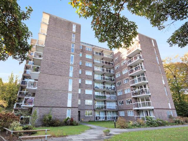 Bourne Court, London Road, Brighton 2 bed flat to rent £1,595 pcm £368 pw