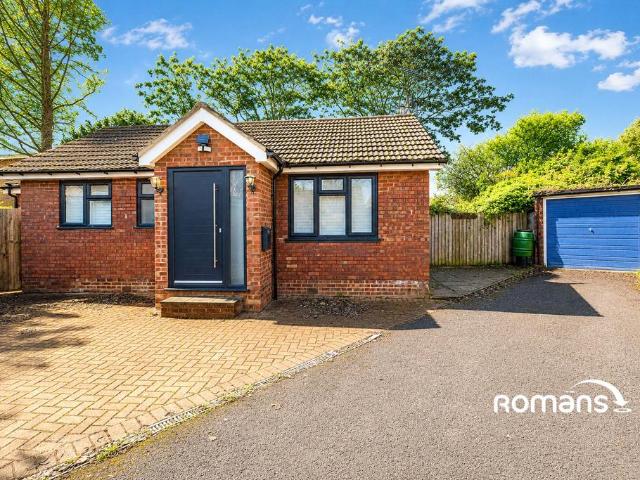 Bourne Avenue, Windsor, SL4 3 bed bungalow to rent £2,250 pcm £519 pw