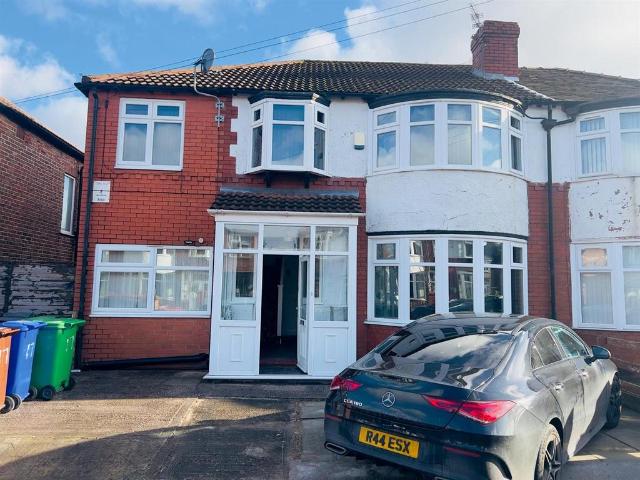 Bournelea Avenue, Manchester, M19 1AF, United Kingdom | 6 bed duplex for rent #140657515 | Rentberry