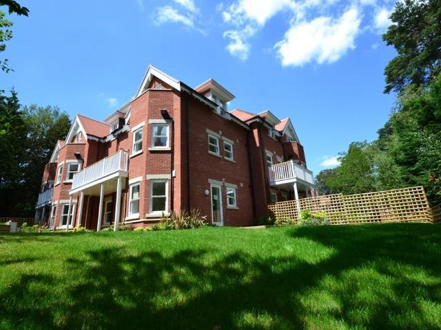 Bournemouth 2 bed flat to rent £1,400 pcm £323 pw