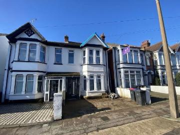 Bournemouth Park Road, Southend On Sea SS2, Studio to rent, £825 pcm | PrimeLocation
