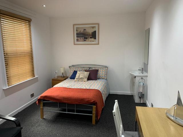 Bournemouth Road, Poole, Dorset, BH14 1 bed in a house share to rent £640 pcm £148 pw
