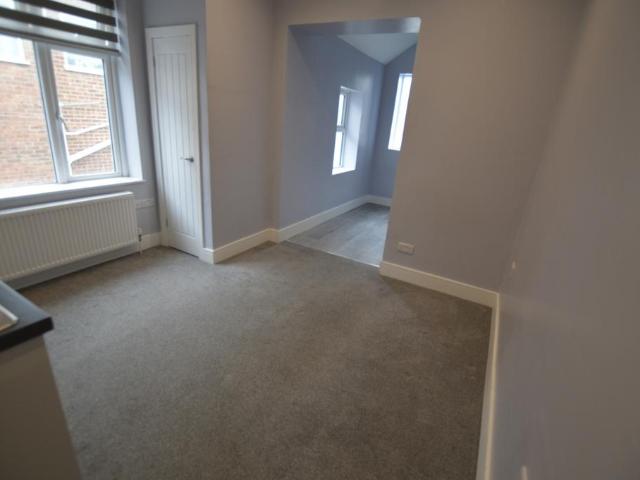 Bournemouth Road, Poole, Dorset, BH14. 1 bed in a house share to rent £720 pcm £166 pw
