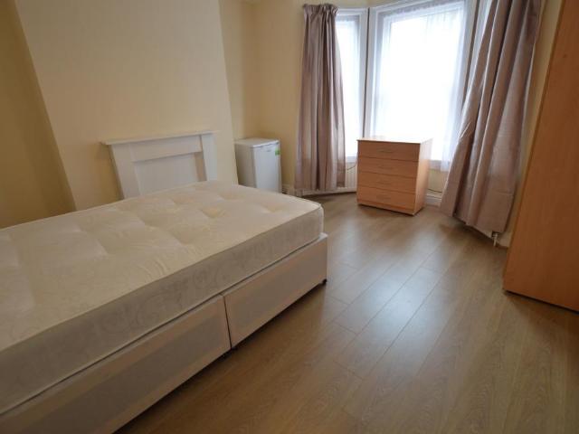 Bournemouth Road, Poole 1 bed in a house share to rent £600 pcm £138 pw