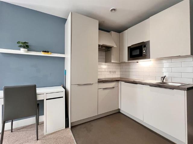 Bournemouth Studio to rent £725 pcm £167 pw