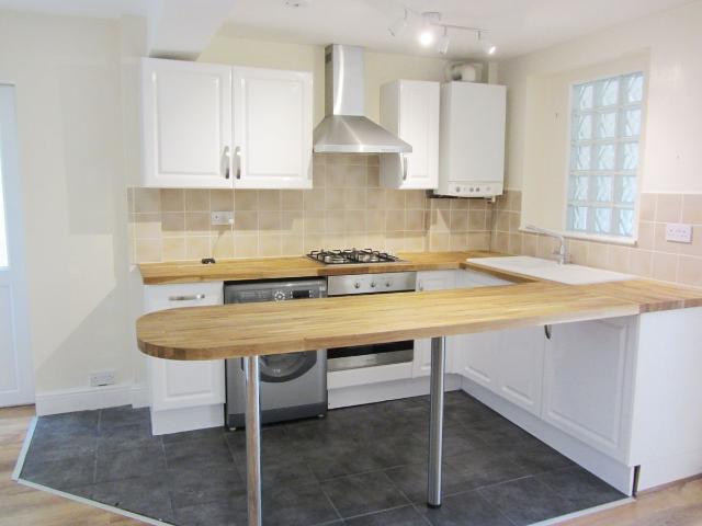 Bourneside Road, Addlestone KT15, 2 bed maisonette to rent, £1,450 pcm | PrimeLocation