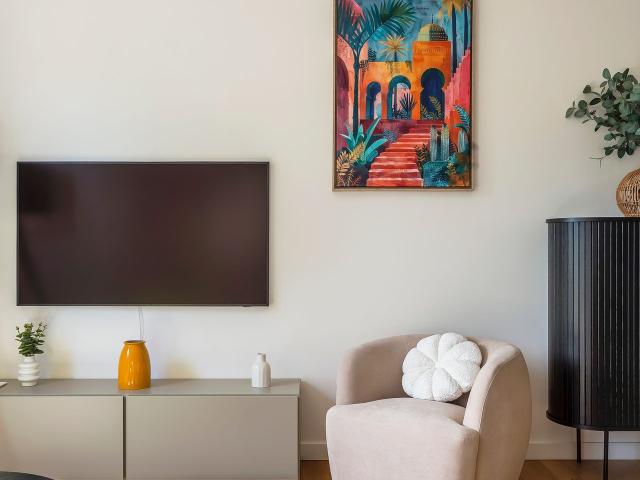 Boussange – Furnished apartment with terrace and parking in Croix Rousse – Lyon 4th district, Lyon Amsterdam Apartments for Rent