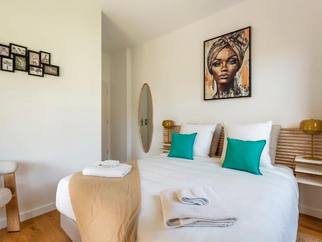Boussange – Furnished apartment with terrace and parking in Croix Rousse – Lyon 4th district, Lyon Amsterdam Apartments for Rent