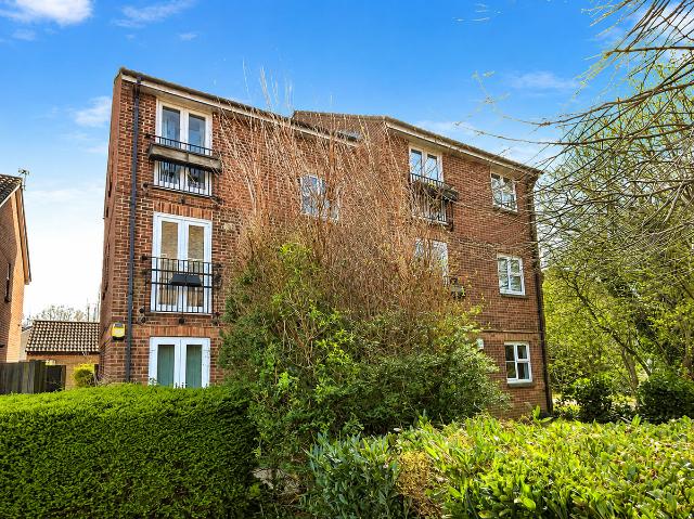Boveney Close SL1, 2 bed flat to rent, £1,500 pcm | PrimeLocation