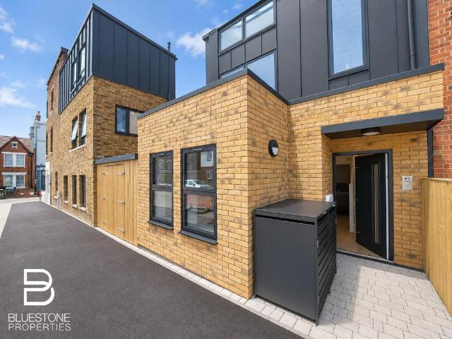 Bovill Road, Honor Oak 4 bed semi detached house to rent £3,400 pcm £785 pw
