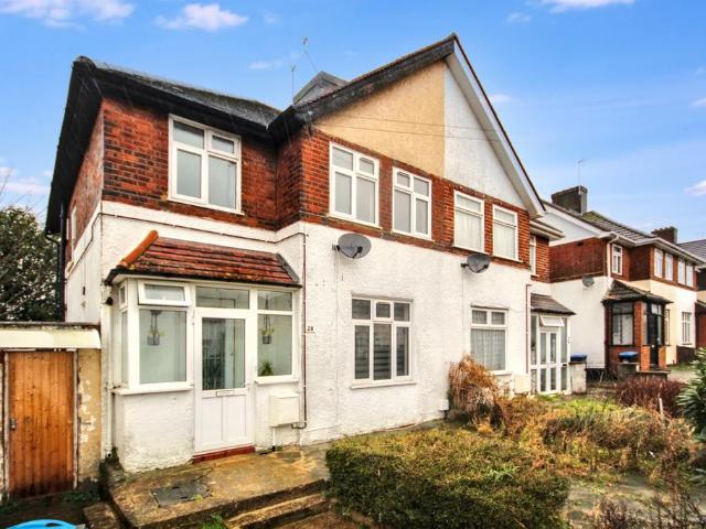 Bovingdon Avenue, Wembley, Middlesex HA9 5 bed semi detached house to rent £3,250 pcm £750 pw
