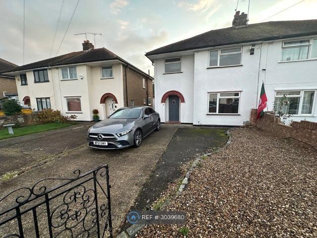 Bowyer Drive, Cippenham SL1, 3 bed semi detached house to rent, £2,100 pcm | PrimeLocation