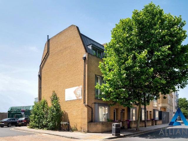 Bow Common Lane, London, Bow E3, 4 bed terraced house to rent, £5,000 pcm | PrimeLocation