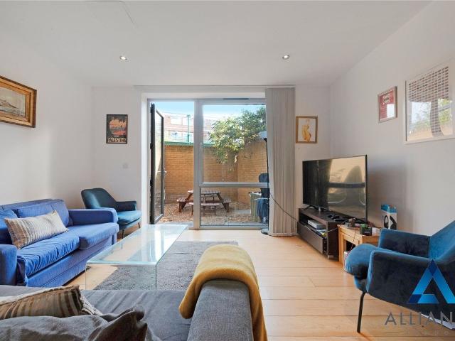 Bow Common Lane, London, Bow E3, 4 bed terraced house to rent, £5,000 pcm | PrimeLocation