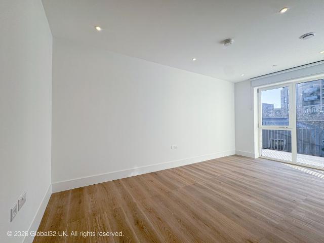 Bow Common Lane, London E3, Studio to rent, £2,100 pcm | PrimeLocation