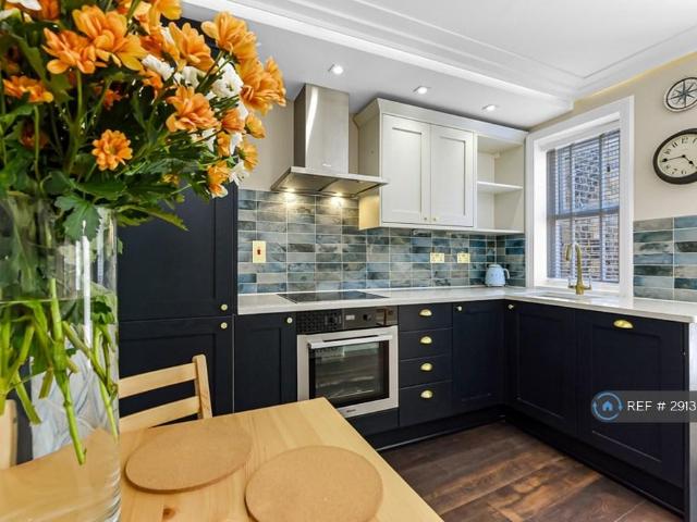 Bow Common Lane, London, E3 1 bed terraced house to rent £2,195 pcm £507 pw