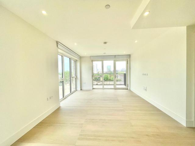 Bow Common Lane, London E3, 2 bed flat to rent, £2,950 pcm | PrimeLocation