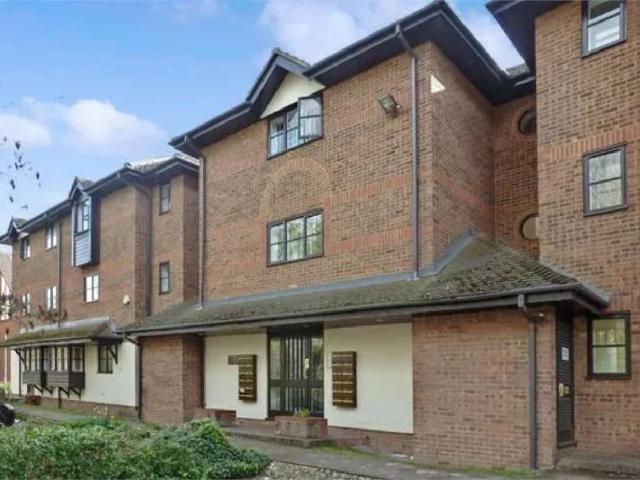 Bow Arrow Lane, Dartford DA2, Studio to rent, £950 pcm | PrimeLocation