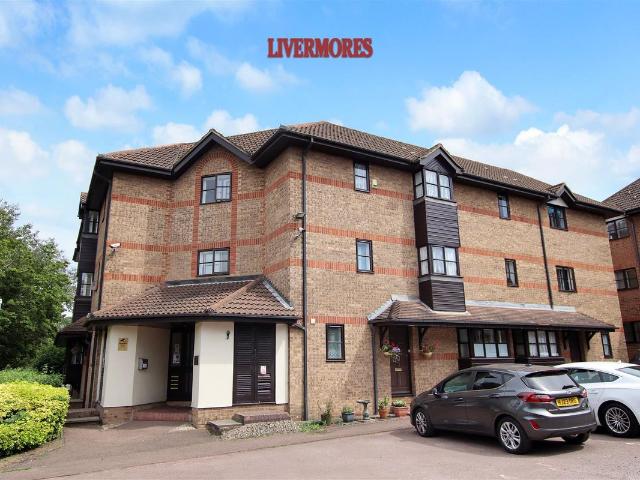 Bow Arrow Lane, Dartford, Kent DA2, 2 bed flat to rent, £1,375 pcm | PrimeLocation