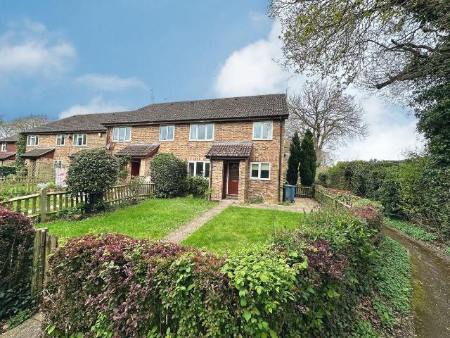 Bow Field, Hook RG27, 2 bed end terrace house to rent, £1,400 pcm | PrimeLocation