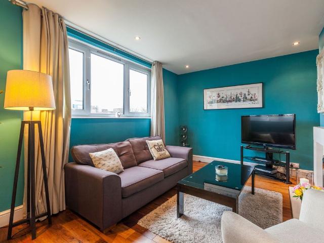 Bow, London E3, 2 bed maisonette to rent, £3,500 pcm | PrimeLocation