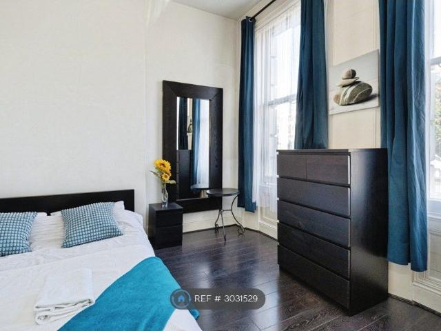 Bow, London E3, 2 bed flat to rent, £2,125 pcm | PrimeLocation