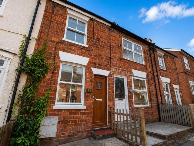 Bow Street, Alton, Hampshire GU34, 2 bed terraced house to rent, £1,295 pcm | PrimeLocation