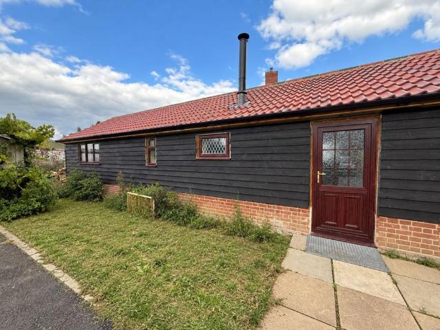 Bowbeck, Bardwell, Suffolk, IP31 1 bed detached bungalow to rent £1,250 pcm £288 pw