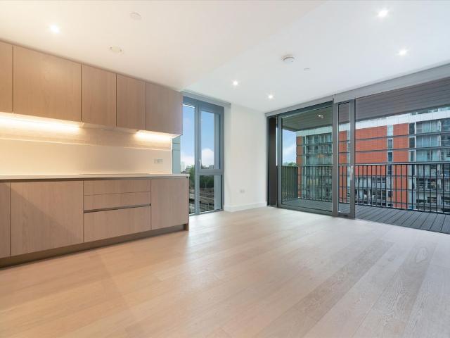 Bowden House, Prince Of Wales Drive, Battersea SW11, 3 bed flat to rent, £5,000 pcm | PrimeLocation