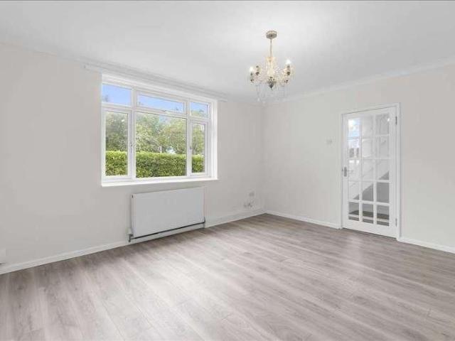 Bowen Drive, Dulwich, SE21