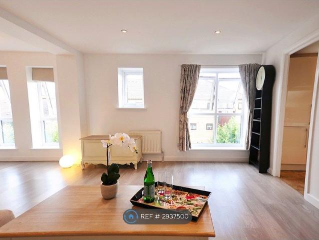 Bowes Lyon Hall, London E16, 3 bed flat to rent, £3,350 pcm | PrimeLocation