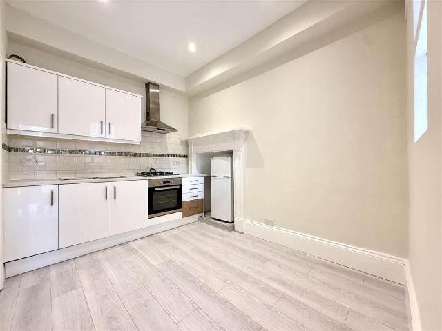 Bowes Road London, Bowes Road, London N13, 1 bed flat to rent, £1,150 pcm | PrimeLocation