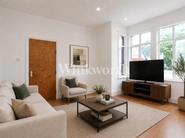 Bowes Road, London, N11 3 bed terraced house to rent £2,400 pcm £554 pw
