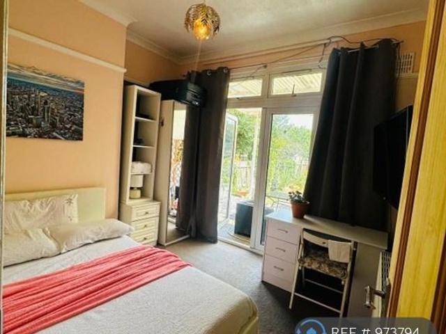 Bowes Road, London, N11 1 bed in a house share to rent £900 pcm £208 pw