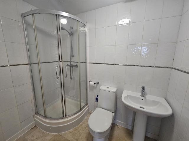 Bower Terrace, Maidstone, ME16 House share to rent £600 pcm £138 pw