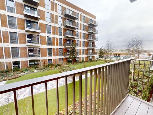 Bower House, Silk Stream, London NW9, 1 bed flat to rent, £1,750 pcm | PrimeLocation