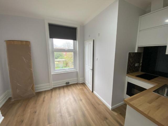 Bower Mount Road, Maidstone, ME16 Studio to rent £900 pcm £208 pw
