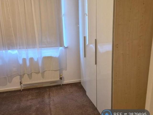 Bowers Walk, London, E6 2 bed terraced house to rent £1,900 pcm £438 pw