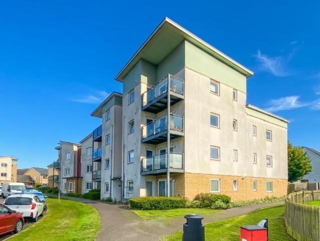 Bowhill Way, Harlow CM20 2 bed apartment to rent £1,450 pcm £335 pw