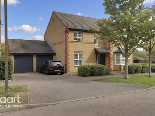 Bowland Drive, Emerson Valley 4 bed detached house to rent £2,700 pcm £623 pw