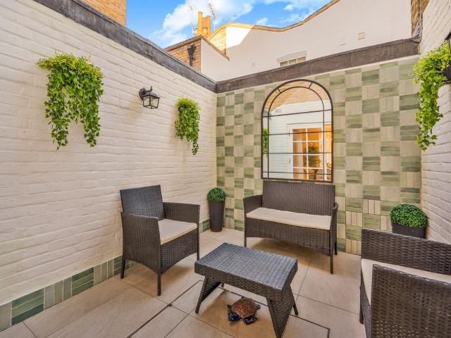 Bowland Yard, Knightsbridge SW1X, 2 bed terraced house to rent, £8,450 pcm | PrimeLocation